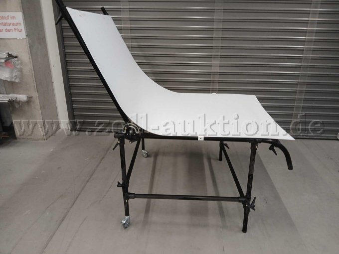 Aufnahmetisch seitlich 2