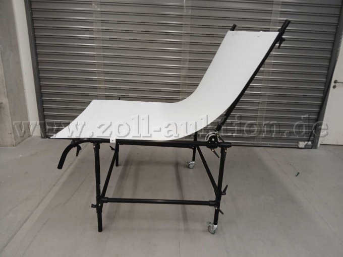 Aufnahmetisch seitlich 1