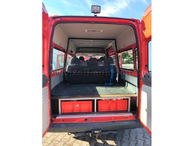 Heckansicht geöffnet