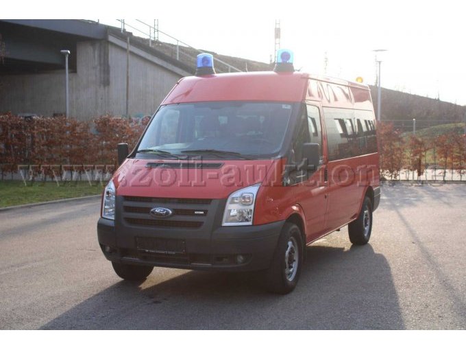 schräg von vorne links