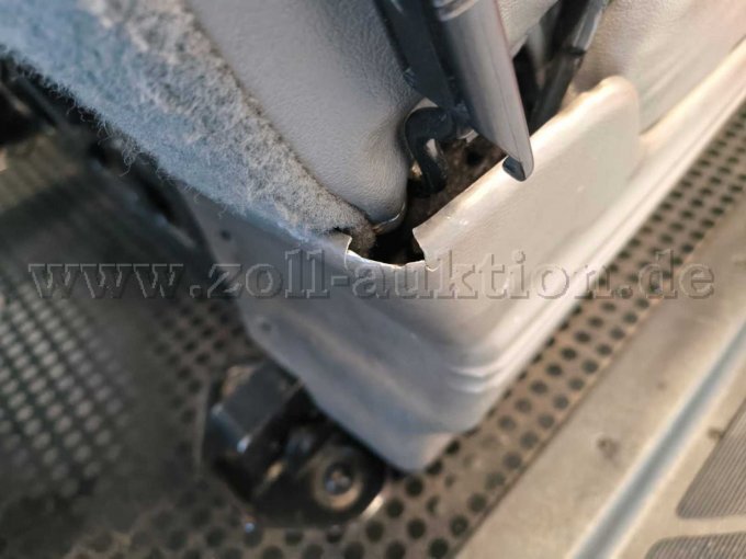 Mangel: Ausbruch Plastikverkleidung