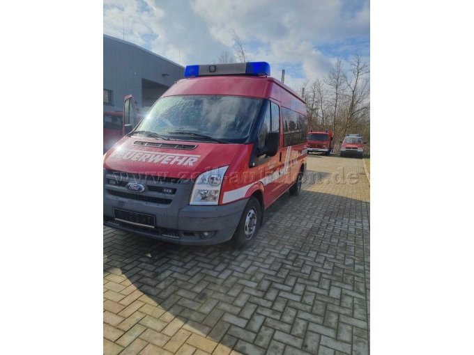 Fahrzeug von vorne, seitlich