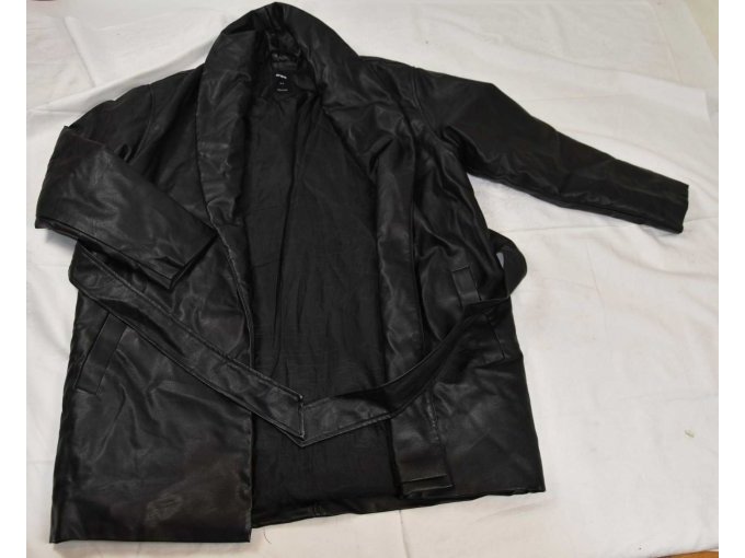 1 wattierte Kunstlederjacke „Cotton:On“ Gr. S