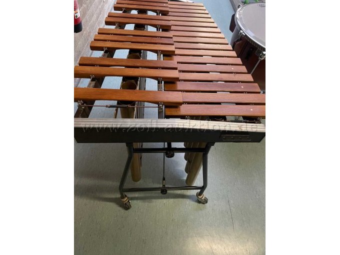 Marimba M 25 seitliche Ansicht mit Gestell