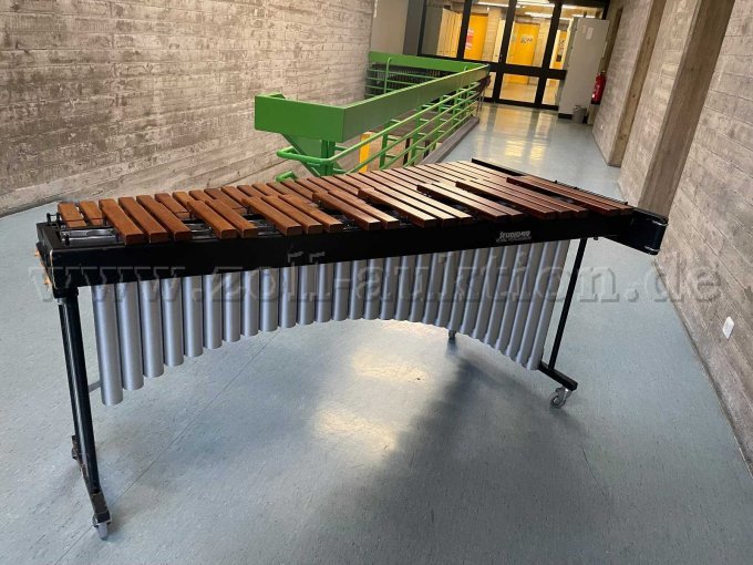 Marimbaphon Modell CONCERT, Serie Club RMC 4 Instrumentenvollansicht Rückseite