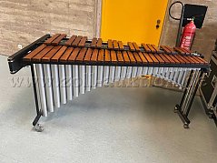 Marimbaphon Modell CONCERT, Serie Club RMC 4 Instrumentenvollansicht Vorderseite