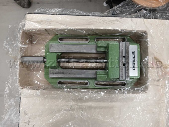 Maschinenschraubstock im Karton original verpackt