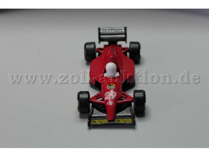 Matchbox Modellauto Kenworth Cabover Racing Transporter mit Ferrari, 1:90 Ansicht von vorne