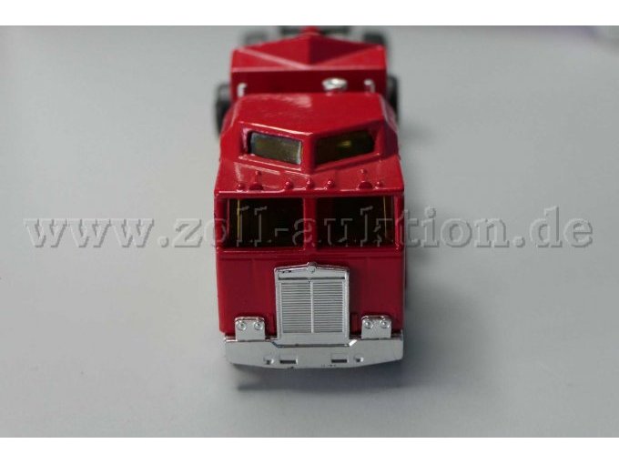 Matchbox Modellauto Kenworth Cabover Racing Transporter mit Ferrari, 1:90 Ansicht von vorne