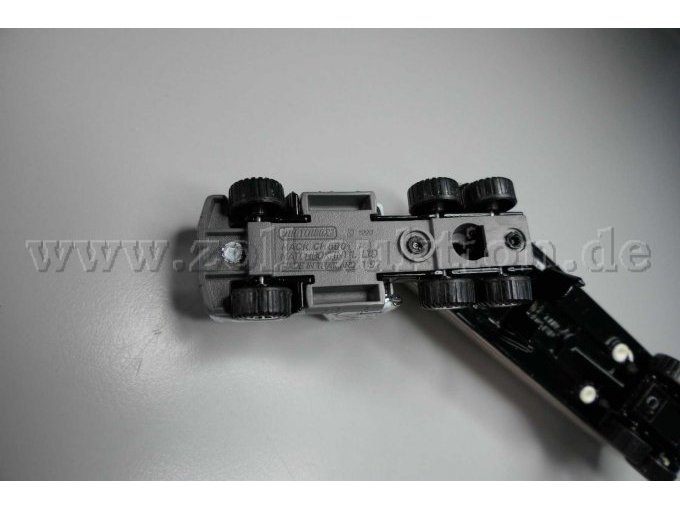Matchbox Sattelzug Mack Trucks Ansicht von unten