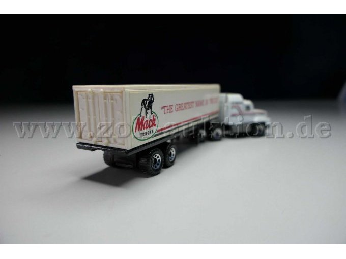 Matchbox Sattelzug Mack Trucks Ansicht von hinten