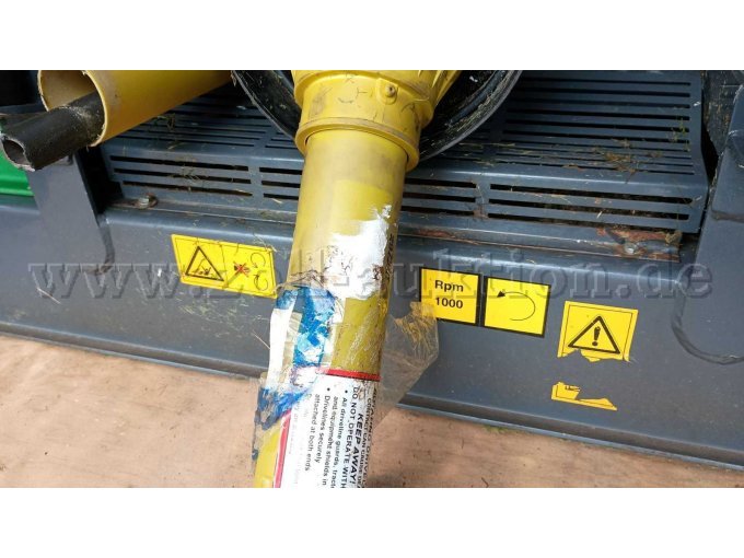 Warnschilder und Zapfwelle