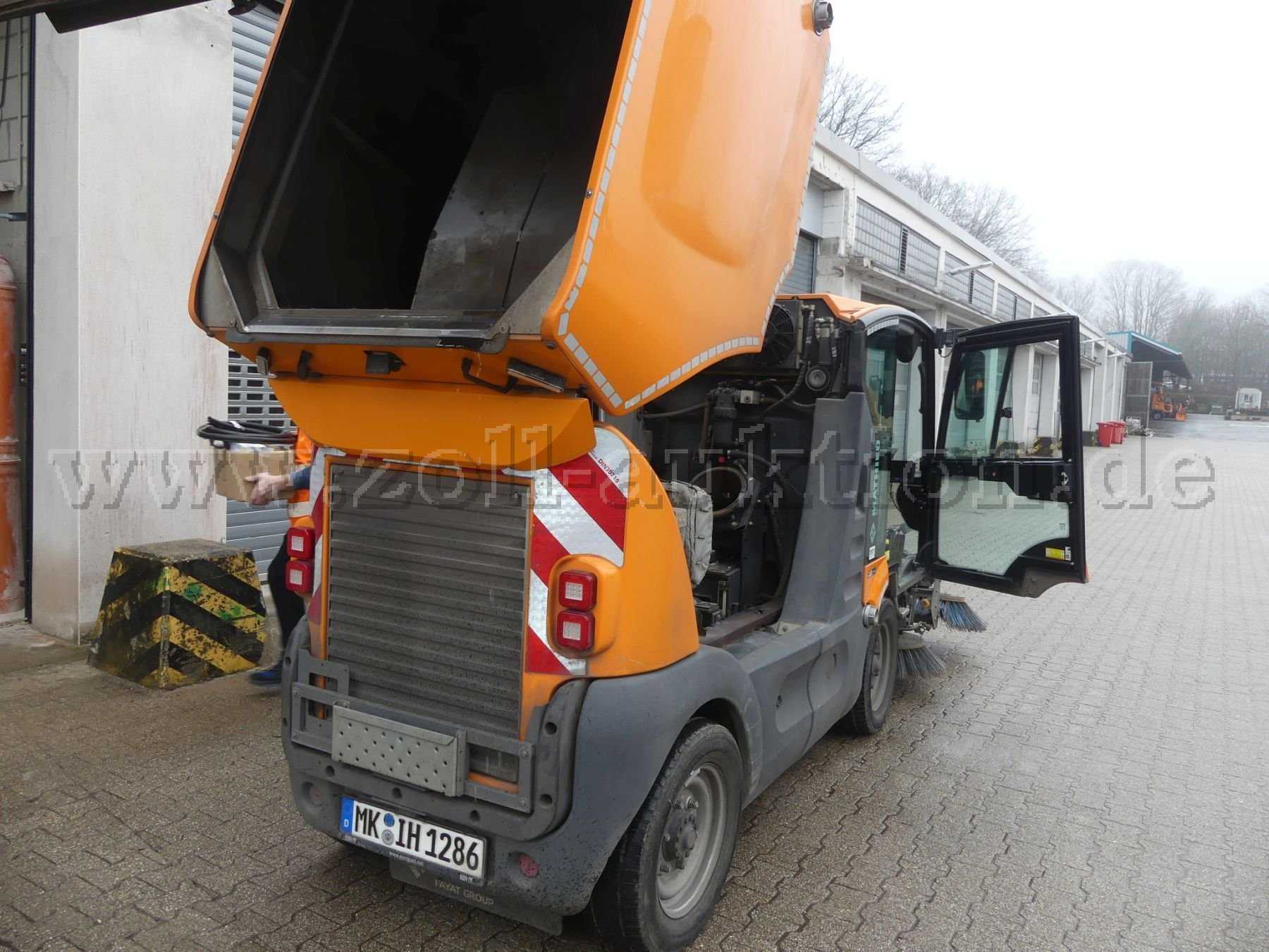 Zoll-Auktion - 1 Mathieu MC 210 AZURA Flex Kehrmaschine (ID 957500)