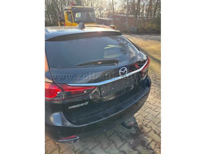 Bild der Heckklappe des Fahrzeugs.