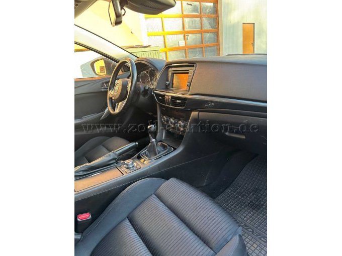 Bild des vorderens Innenraumbereiches.