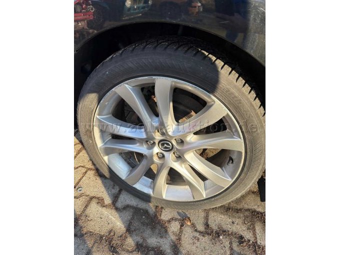 Bild der Reifen mit Felgenschäden