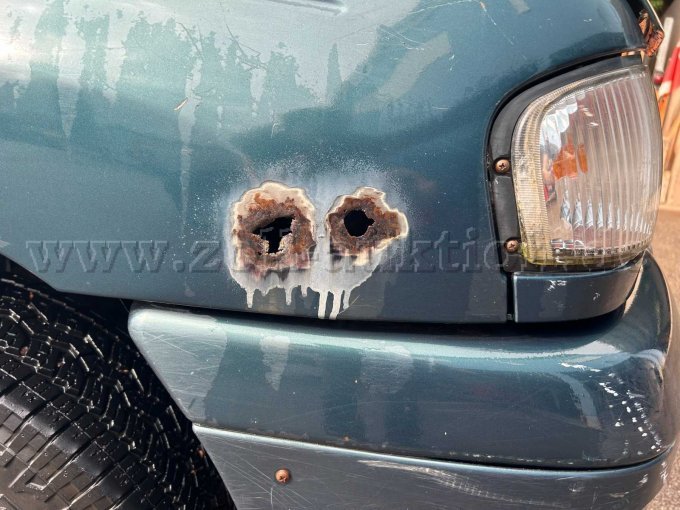 1 Mazda B 2500 Turbo pick-up met zeilopbouw – foto 10 – kavel bij Zoll-Auktion, Schmelz