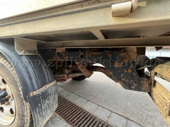 Unterbau, seitliche Ansicht