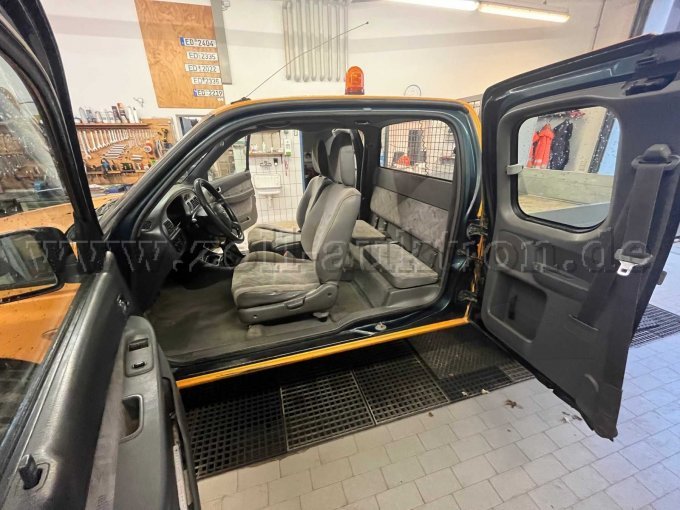 Ansicht Innenraum seitlich ganz geöffnet