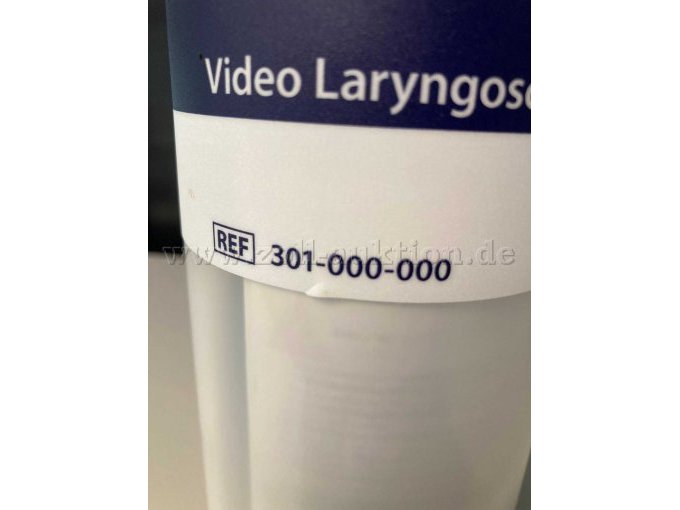 ganz leichte Stauchung an der Banderole der Verpackung