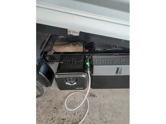 Wasseranschluss zum befüllen vom Akku