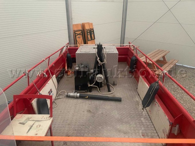 Saugstutzen vor Motorkasten