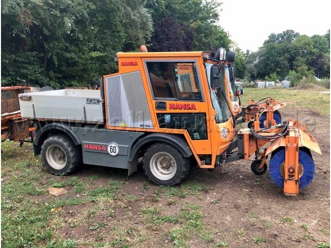1 multifunctioneel voertuig Hansa APZ 1003 met gebreken, voorzien van winterdienstuitrusting – foto 4 – kavel bij Zoll-Auktion, Gifhorn