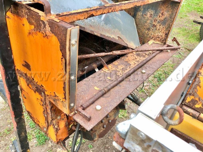 1 multifunctioneel werktuigdrager Hansa APZ 1003 met winterdienstuitrusting, met gebreken – foto 6 – kavel bij Zoll-Auktion, Gifhorn