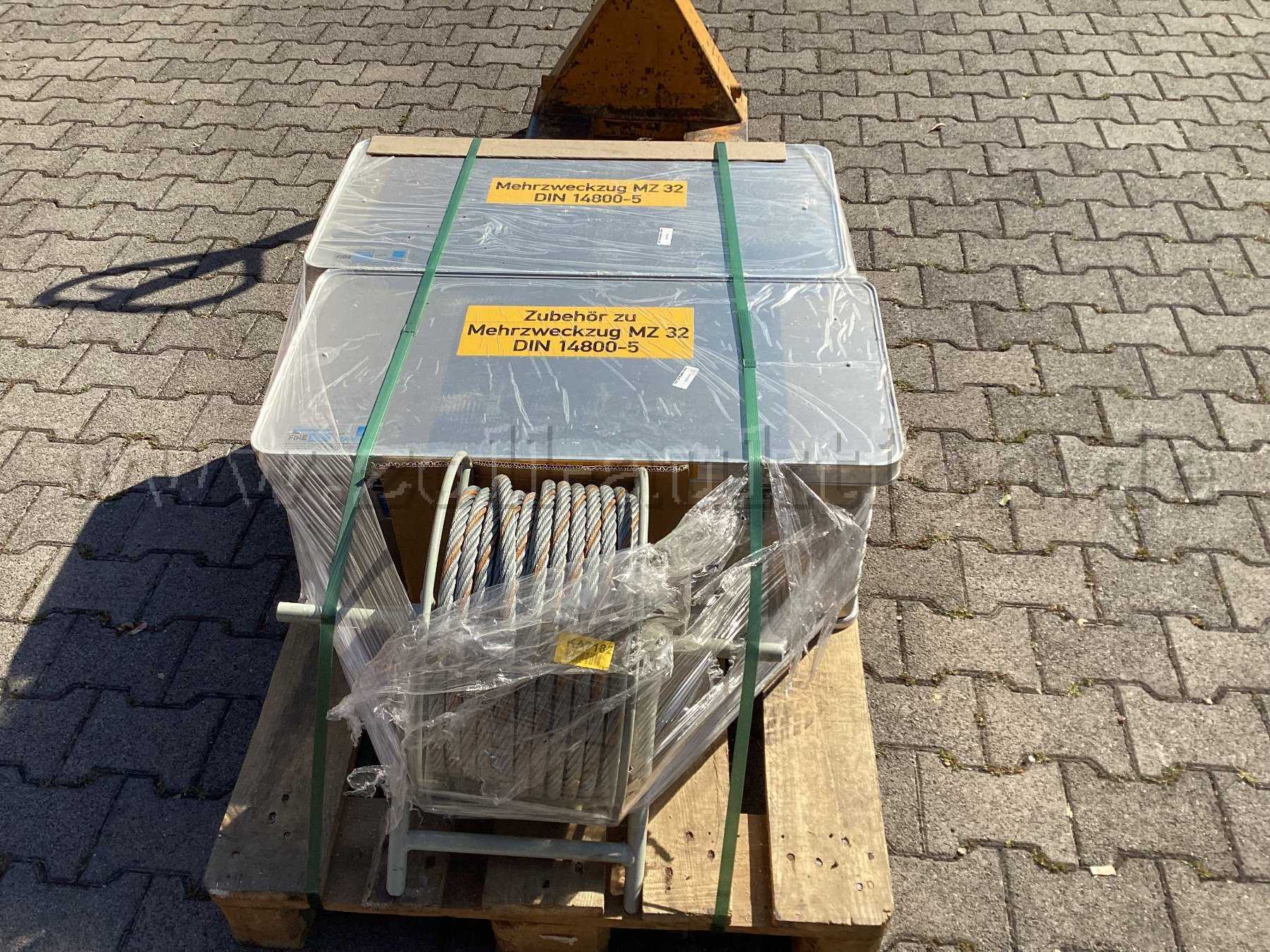 Mehrzweckzug in Originalverpackung