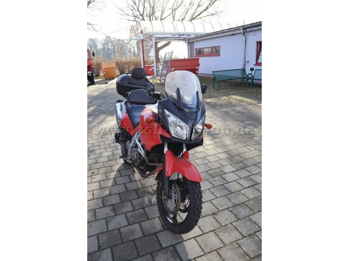 Meldekrad Suzuki - Ansicht vorne