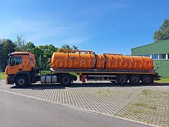 Ansicht Sattelzumaschine links