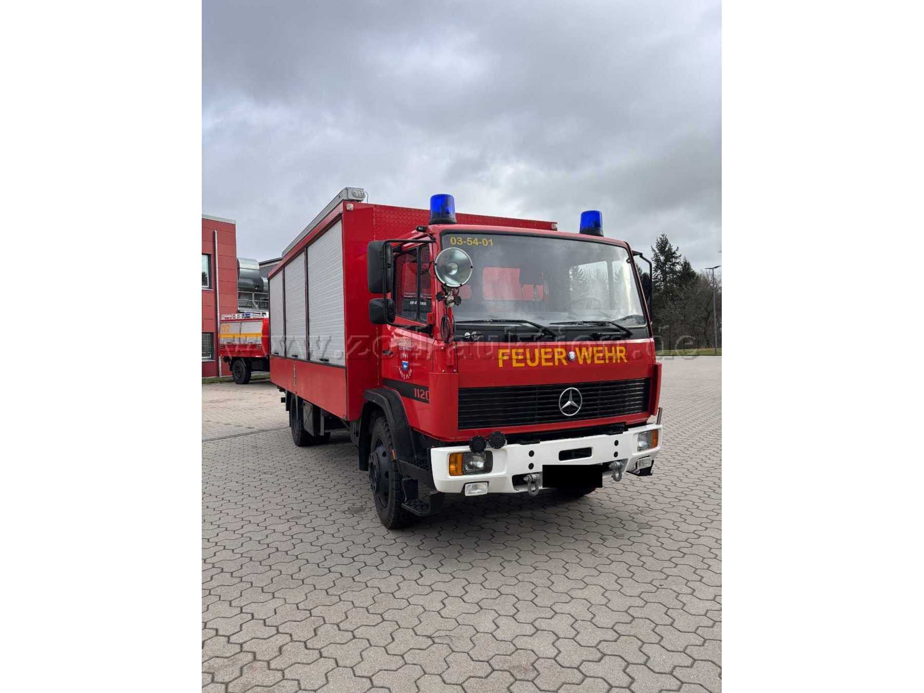 Vorne links