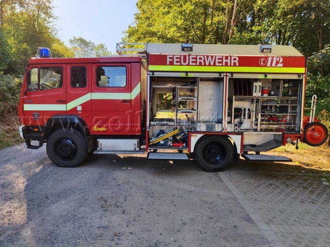 1 Mercedes-Benz 1124AF / Ziegler LF16/12 brandweervoertuig – foto 6 – kavel bij Zoll-Auktion, Unna
