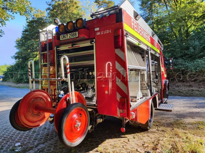 1 Mercedes-Benz 1124AF / Ziegler LF16/12 brandweervoertuig – foto 5 – kavel bij Zoll-Auktion, Unna