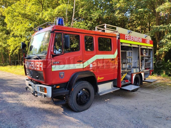 1 Mercedes-Benz 1124AF / Ziegler LF16/12 brandweervoertuig – foto 3 – kavel bij Zoll-Auktion, Unna