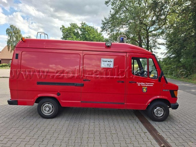 1 Mercedes-Benz 208D-KA Kastenwagen Umbau zum Gerätewagen BJ 1992 – foto 3 – kavel bij Zoll-Auktion, Thedinghausen