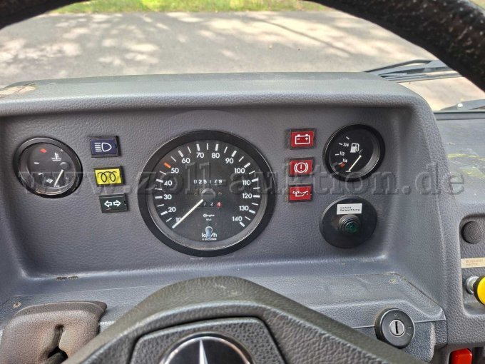 1 Mercedes-Benz 208D-KA Kastenwagen Umbau zum Gerätewagen BJ 1992 – foto 9 – kavel bij Zoll-Auktion, Thedinghausen