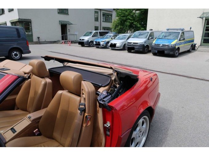 1 Mercedes-Benz 300SL Type: 129, eerste registratie: 08/1990, APK: 07/2028 – foto 8 – kavel bij Zoll-Auktion, Kempten (Allgäu)