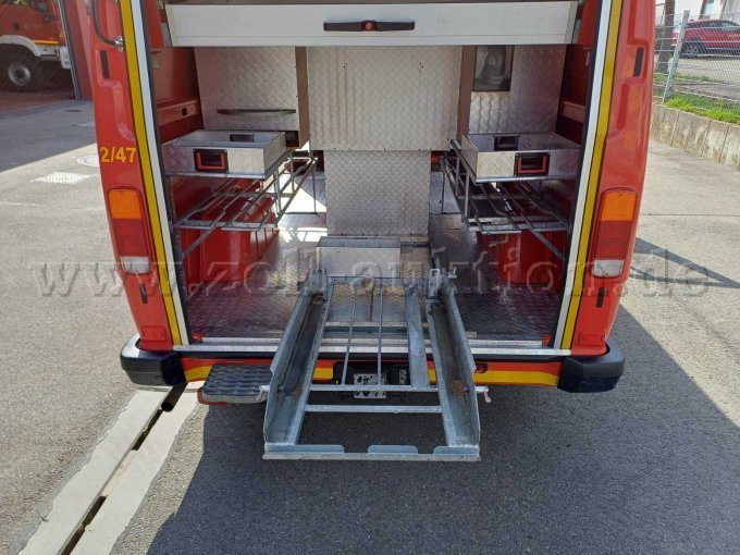 Ansicht von hinten
Auszug für Pumpe