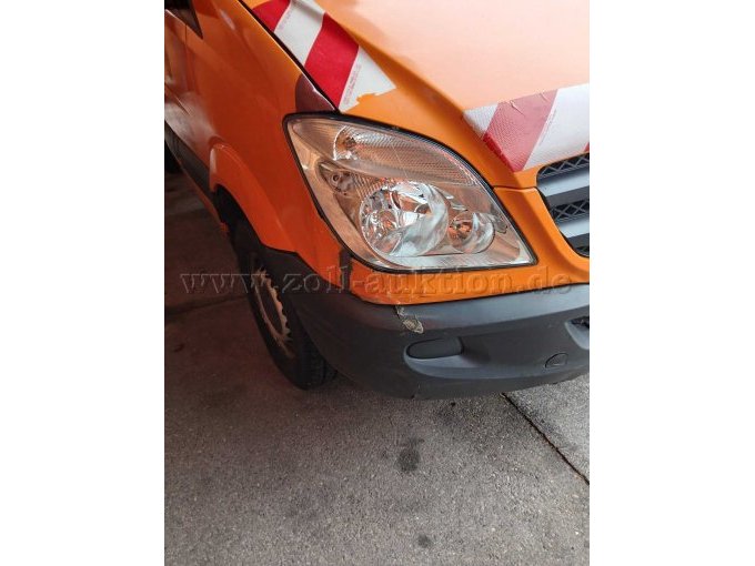 Schaden vorne rechts