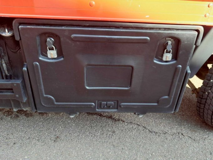 1 Mercedes-Benz 817F mit Kofferaufbau und Ladebordwand – foto 8 – kavel bij Zoll-Auktion, Schwäbisch Gmünd