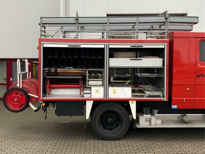 hinten rechts geöffnet