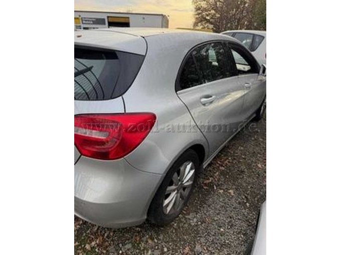 Mercedes A180 Diagonale hinten rechts2