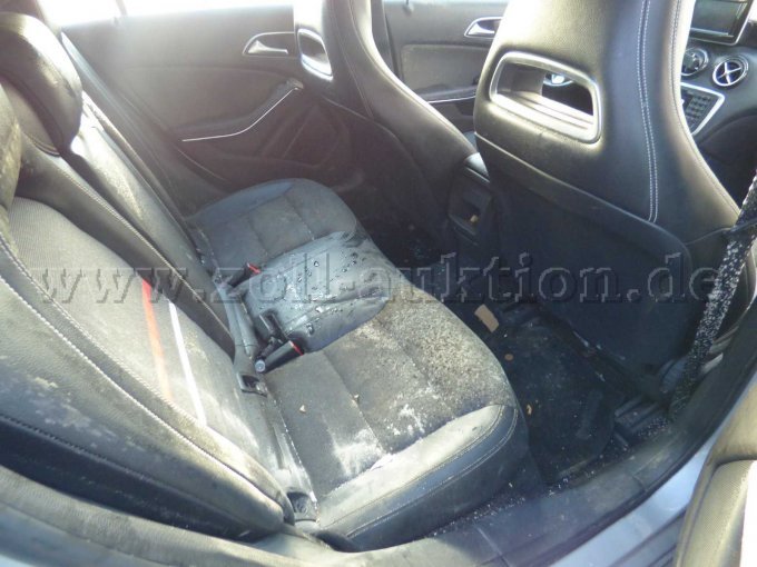 Mercedes A180 innen Rücksitz