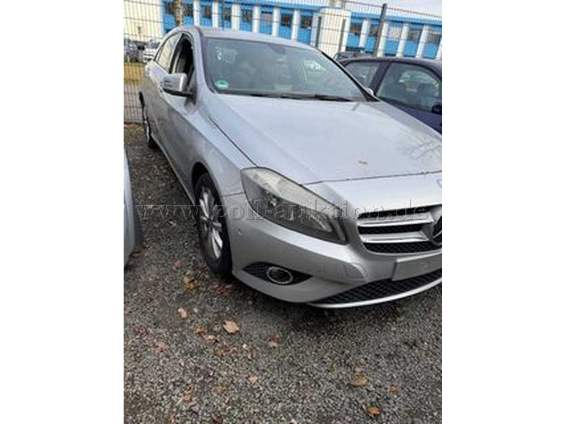 Mercedes A180 Diagonale vorne rechts