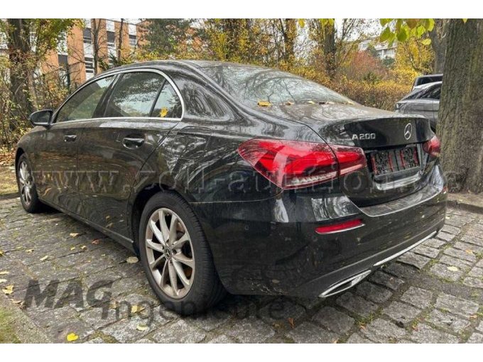 Mercedes Benz A 200 hinten links