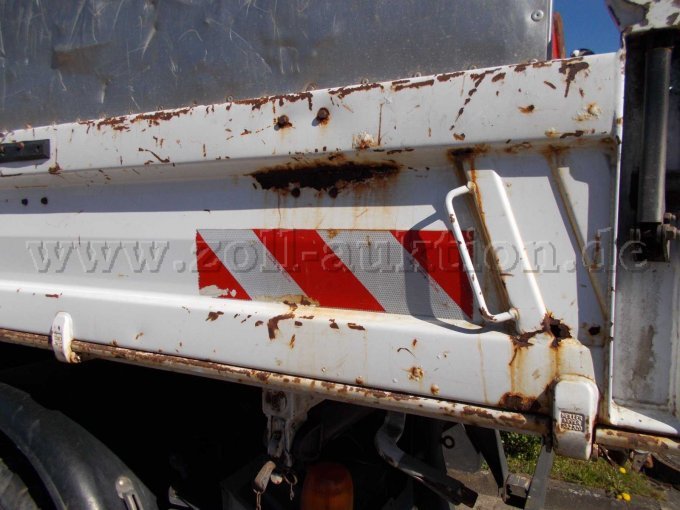 Seitliche Flachten verrostet und mit Beulen