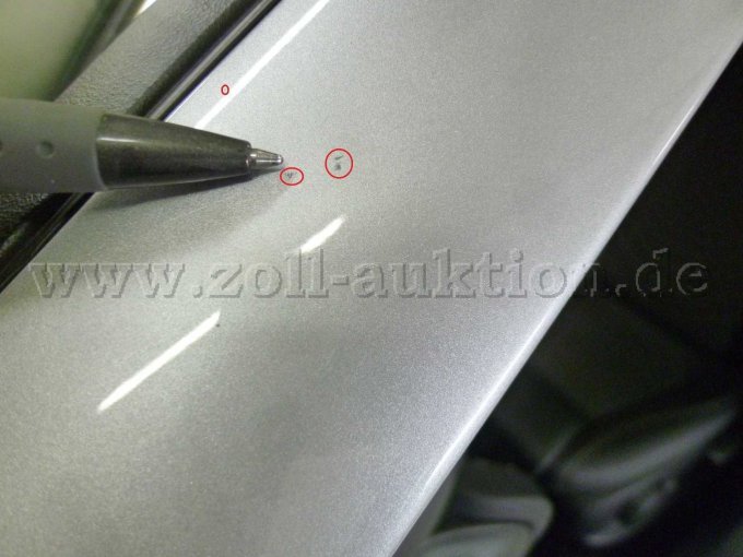 A-Säule vorne links: Steinschläge