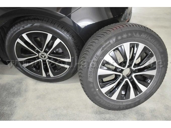 1 Mercedes-Benz A 180 Benzin 7-Gang-DCT "Progressive Line" – foto 5 – kavel bij Zoll-Auktion, Köln