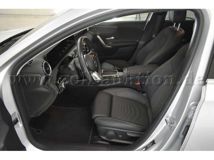 1 Mercedes-Benz A 180 Benzin 7-Gang-DCT "Progressive Line" / "DISTRONIC" – foto 5 – kavel bij Zoll-Auktion, Köln